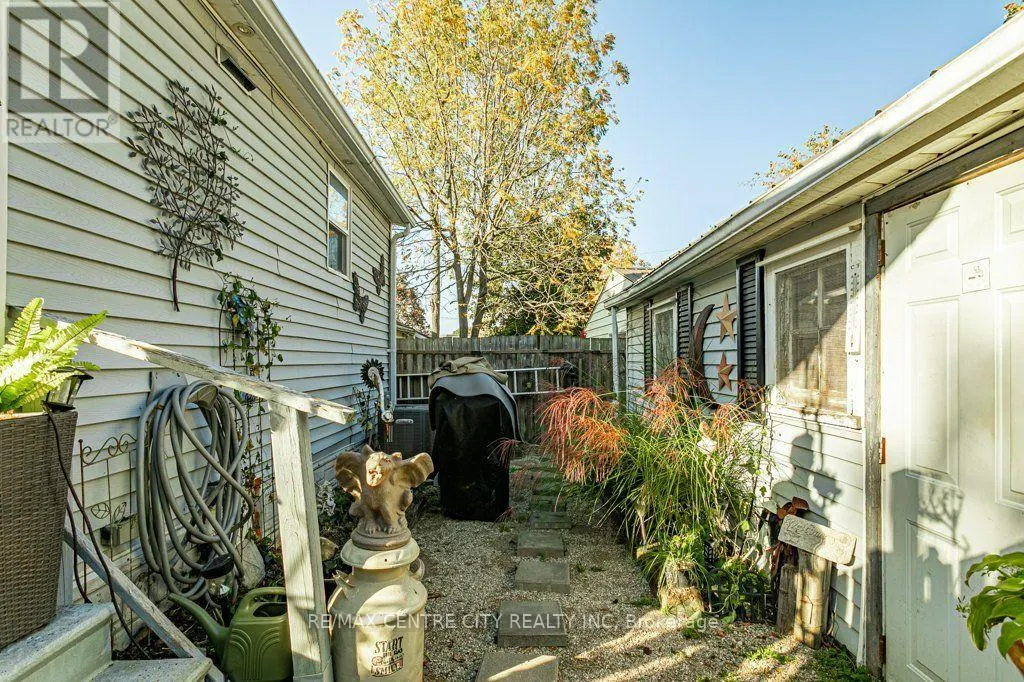 61 ALMA STREET