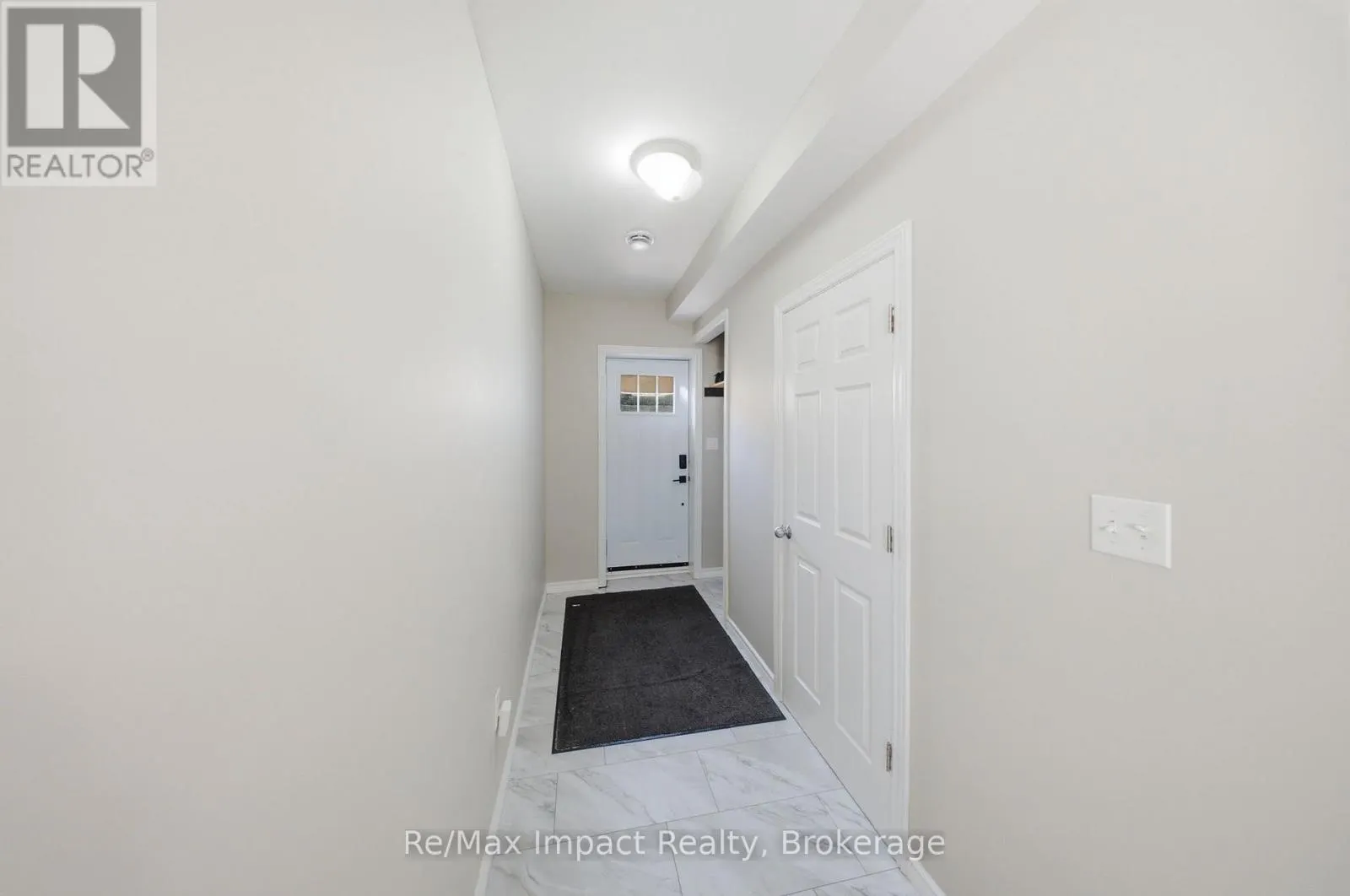 7 UNIVERSITY AVENUE E