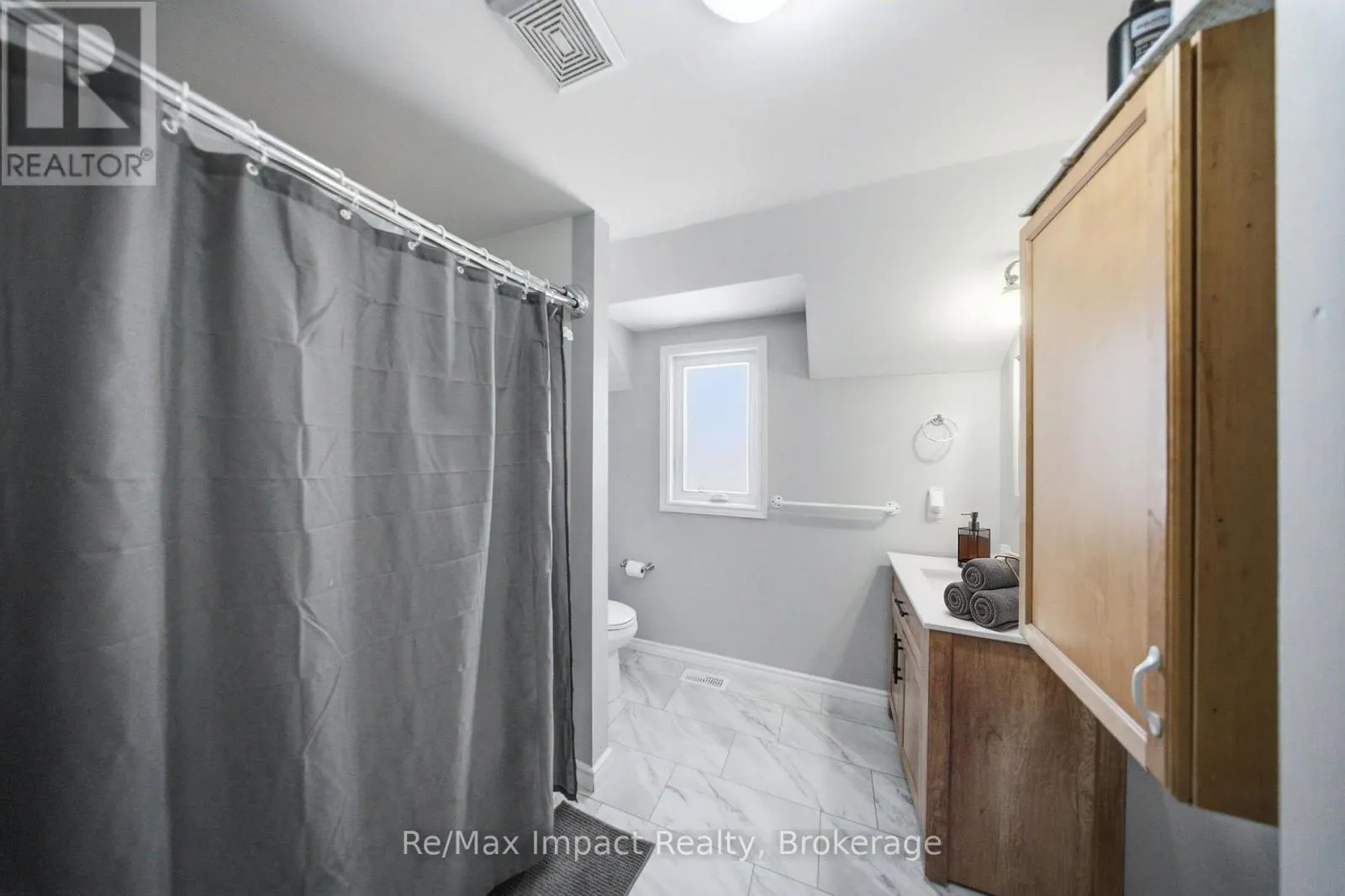 7 UNIVERSITY AVENUE E