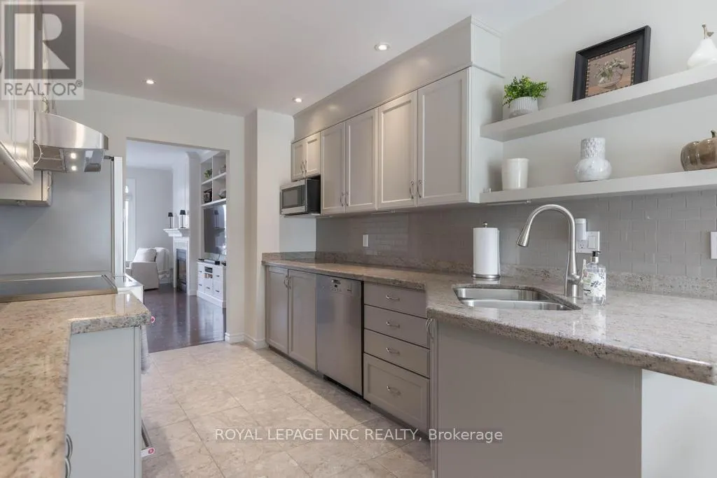 10 - 121 GLEN MORRIS DRIVE #10