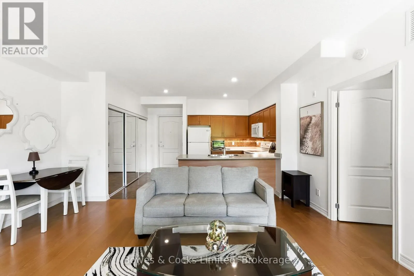 110 - 869 CLONSILLA AVENUE #110
