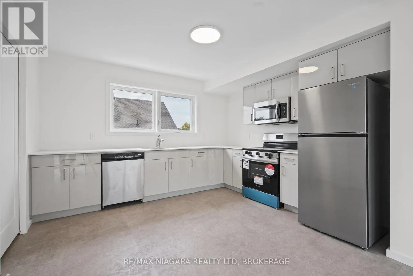 89 SIXTH STREET