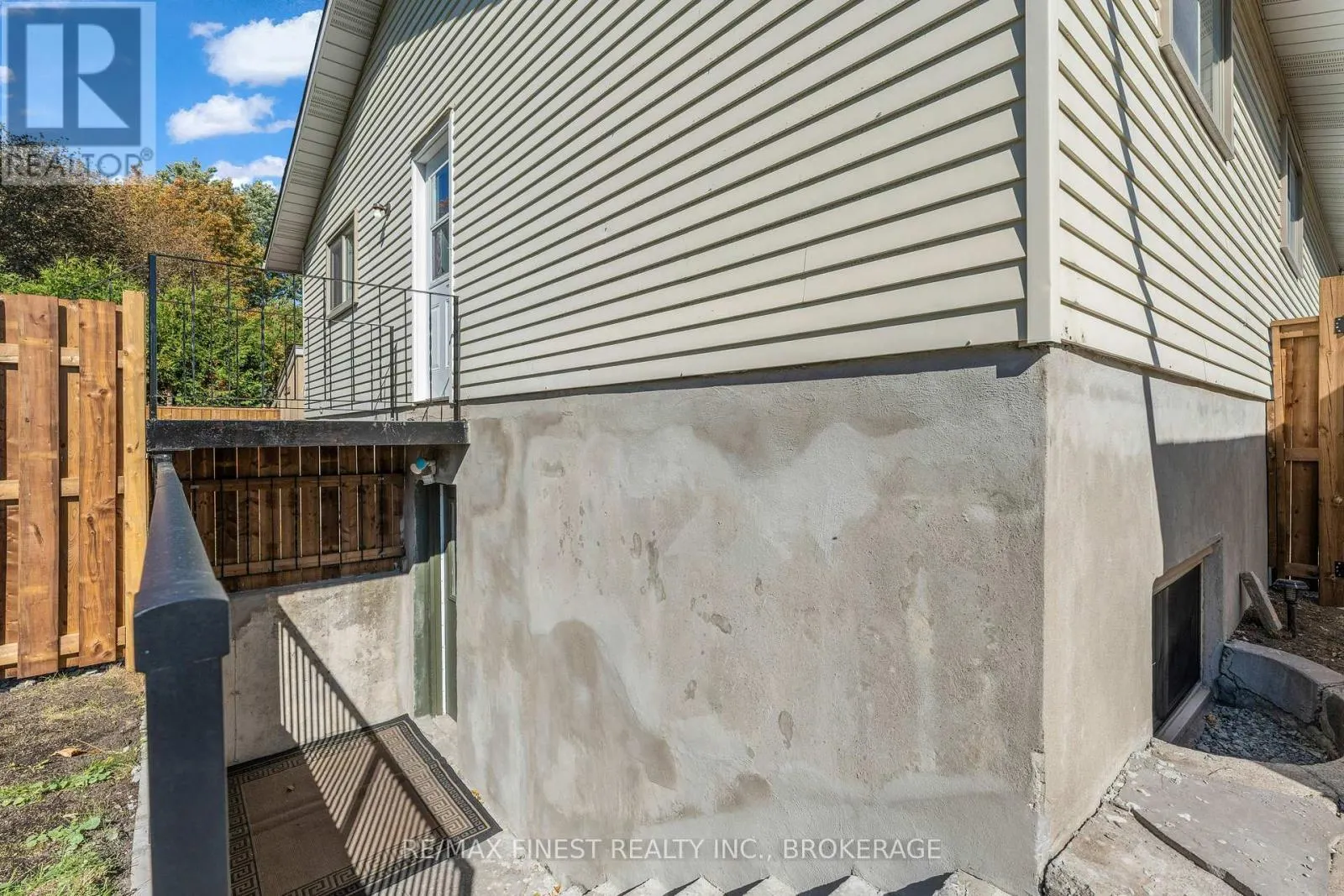 1600A ANNE STREET