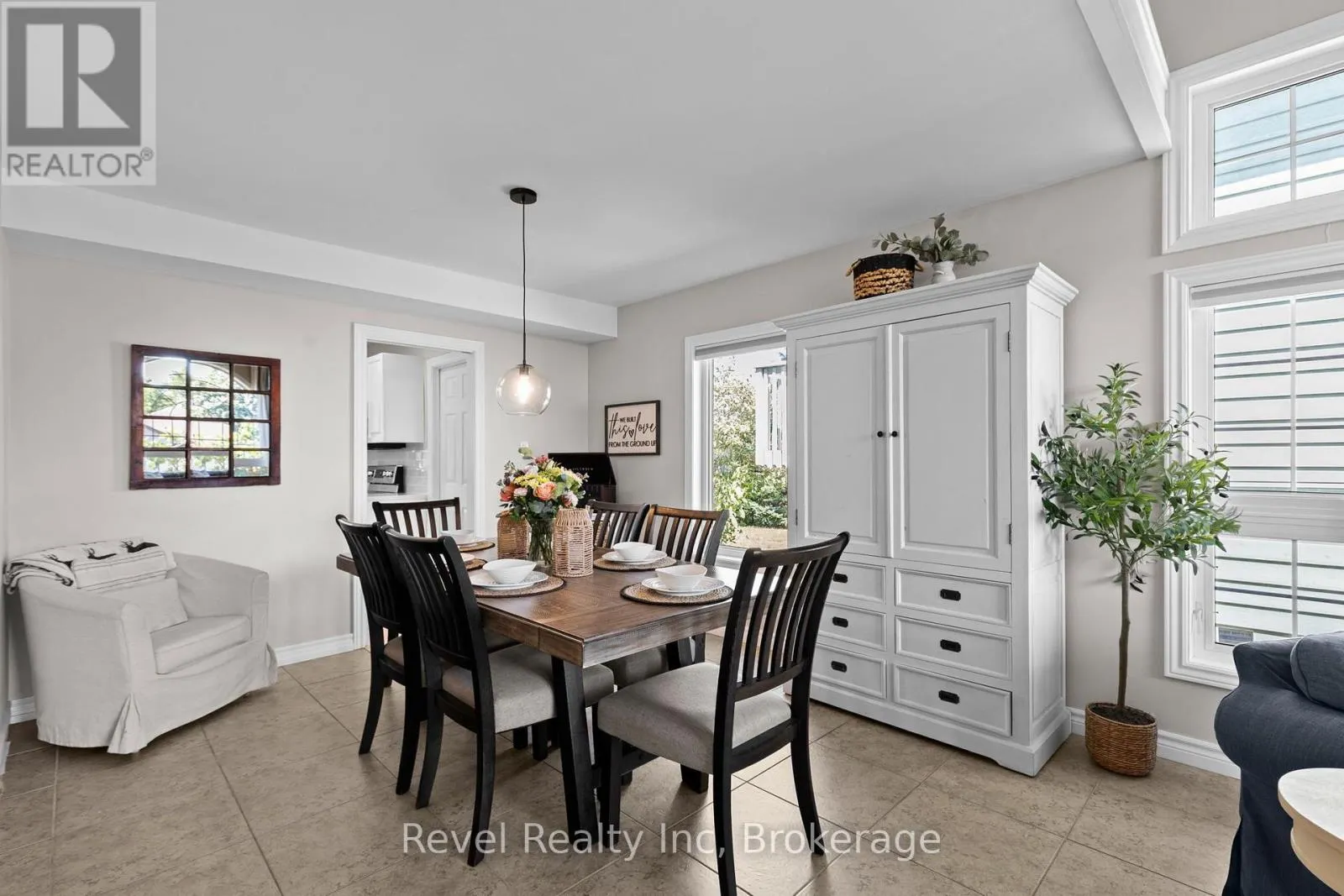 5 AVERY COURT