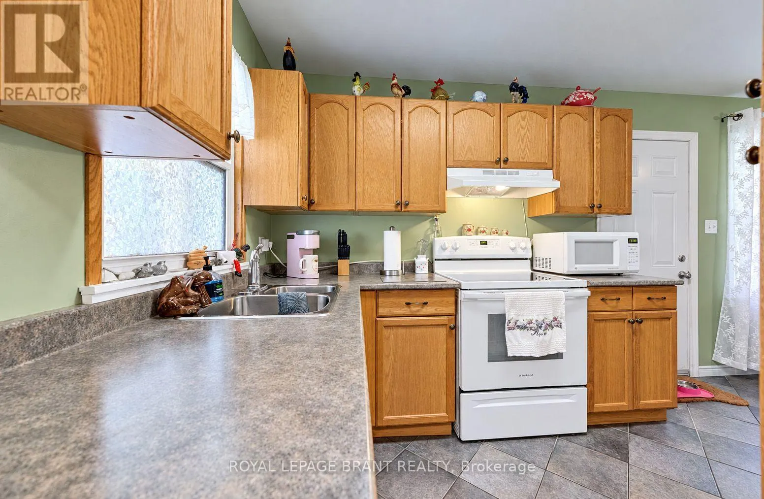 582 GRAND VALLEY DRIVE