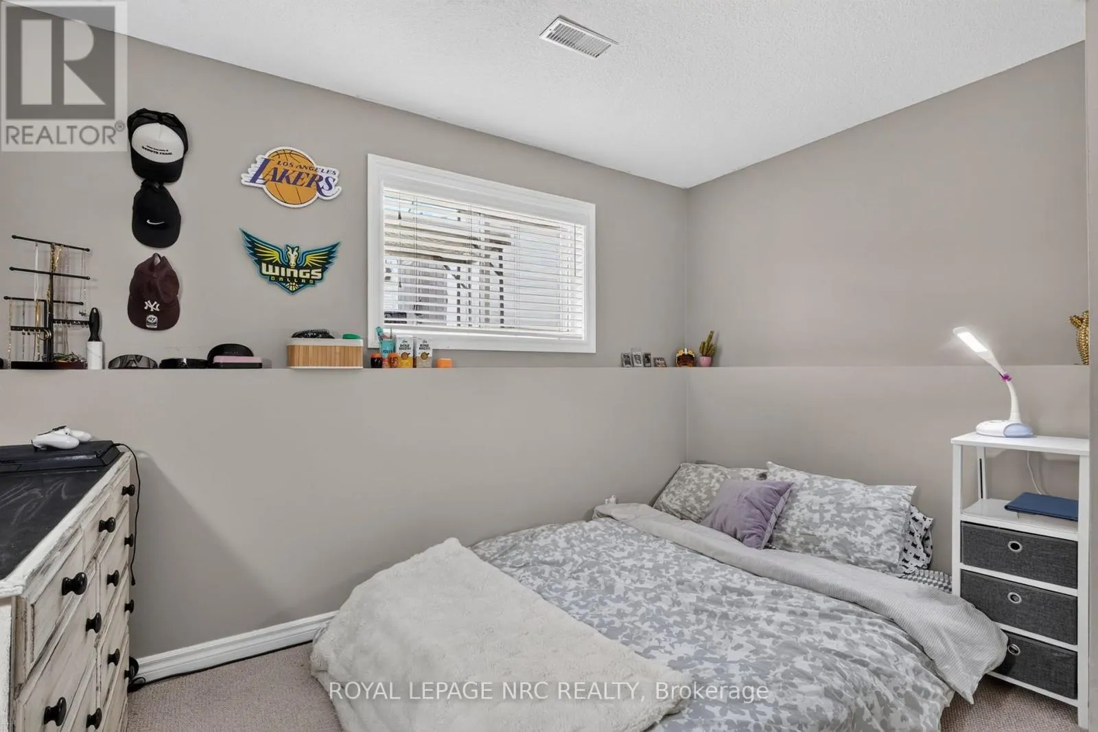 3584 CARVER STREET