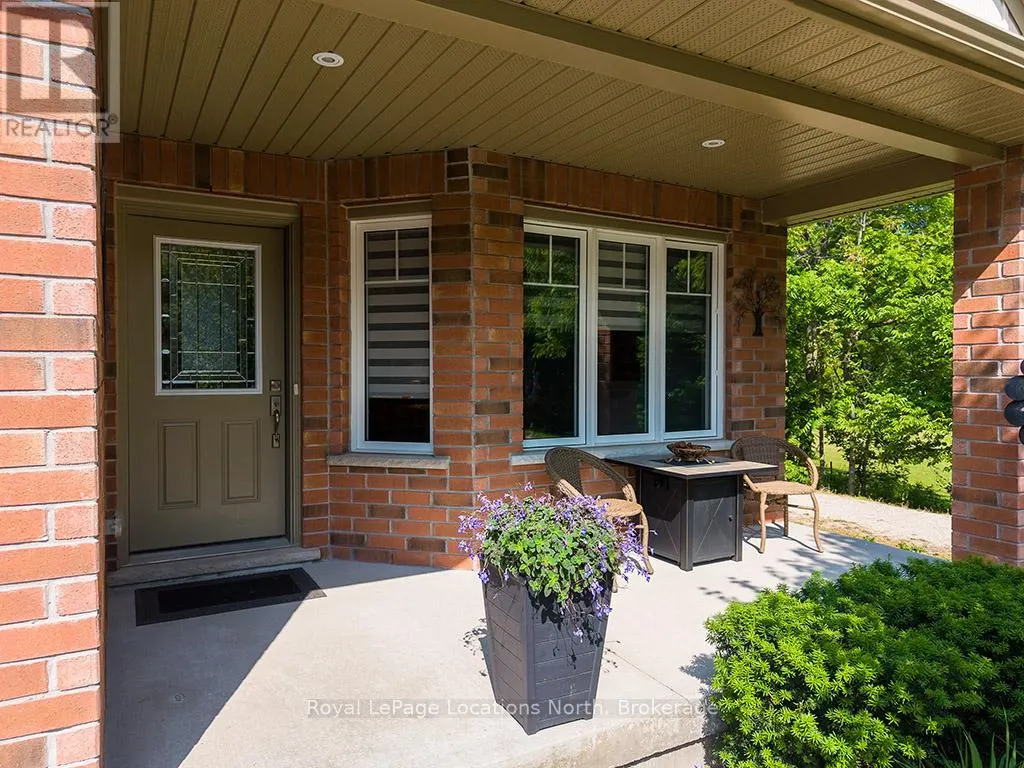 216 MACINTOSH LANE