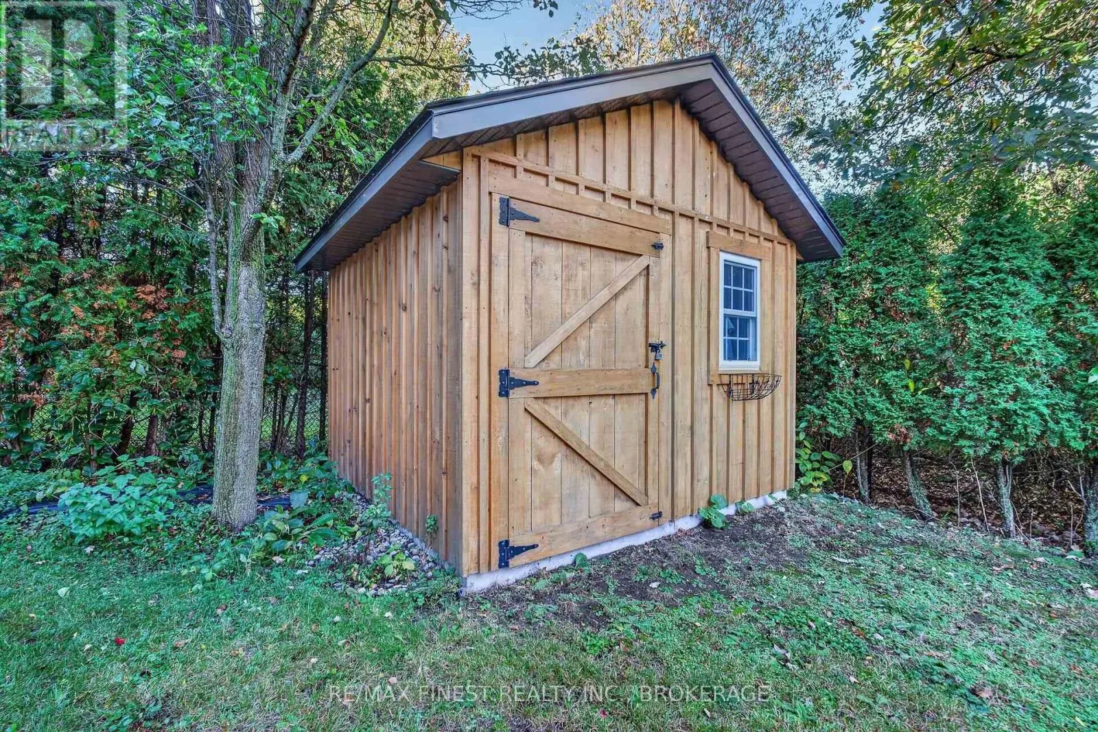 589 FIELDSTONE DRIVE