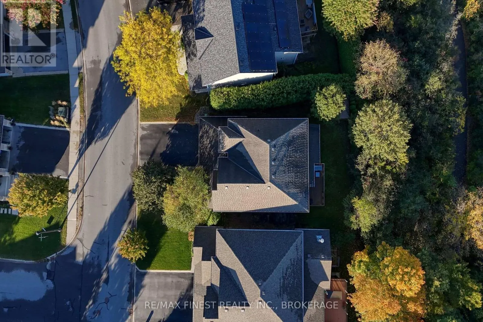 589 FIELDSTONE DRIVE
