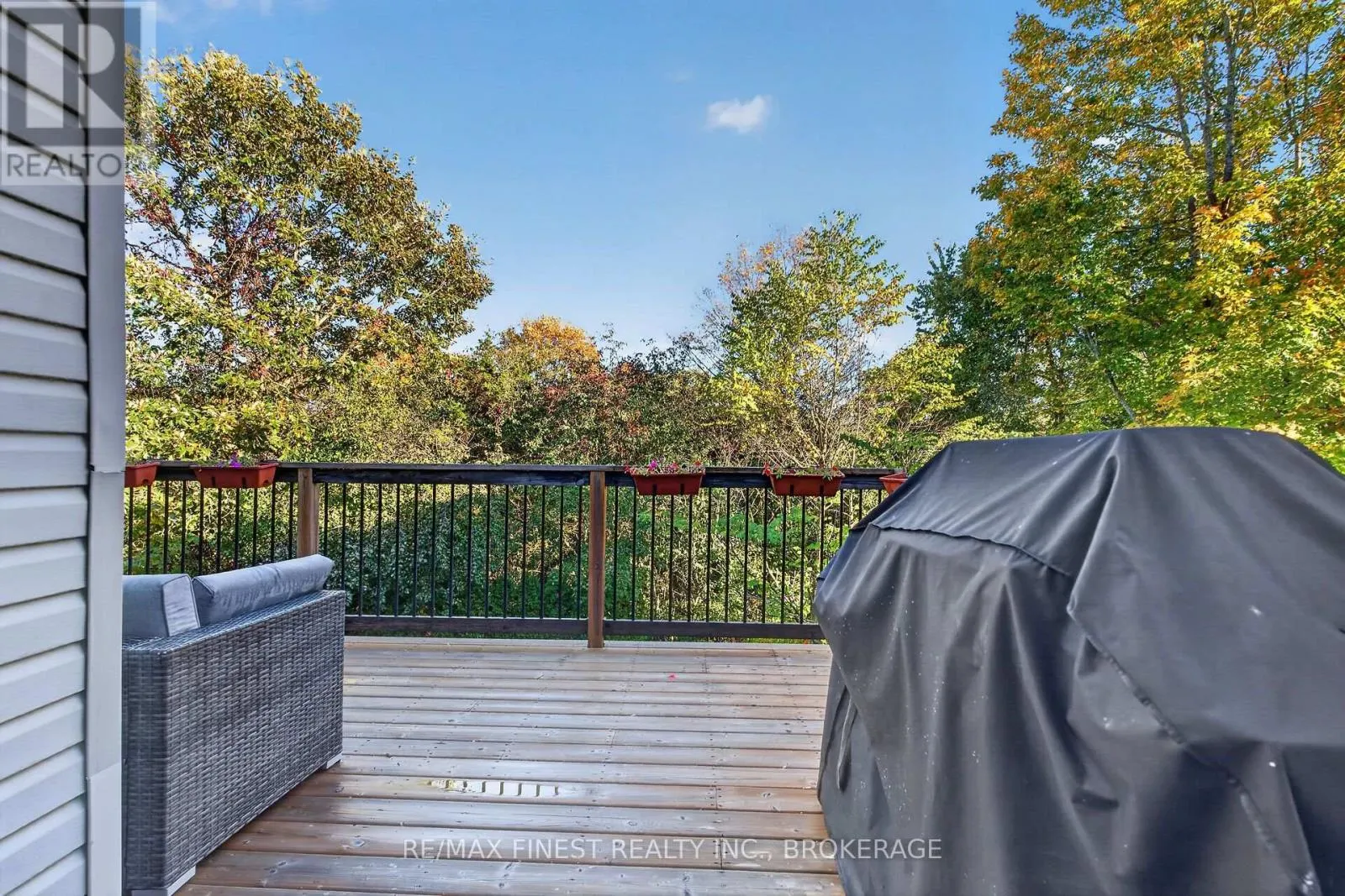 589 FIELDSTONE DRIVE
