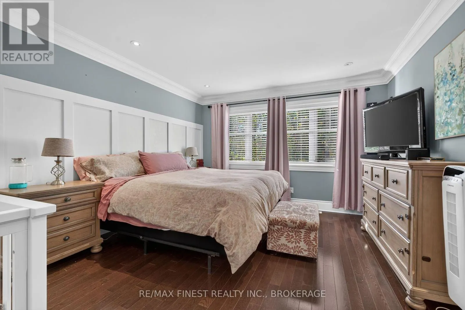 589 FIELDSTONE DRIVE