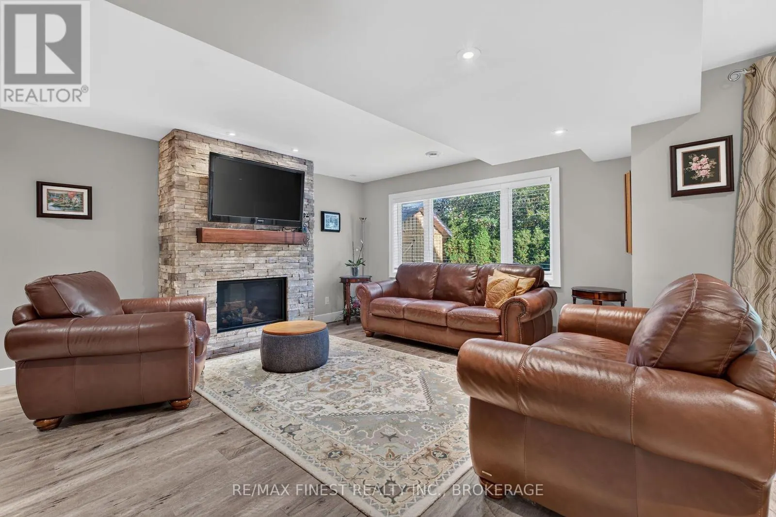 589 FIELDSTONE DRIVE