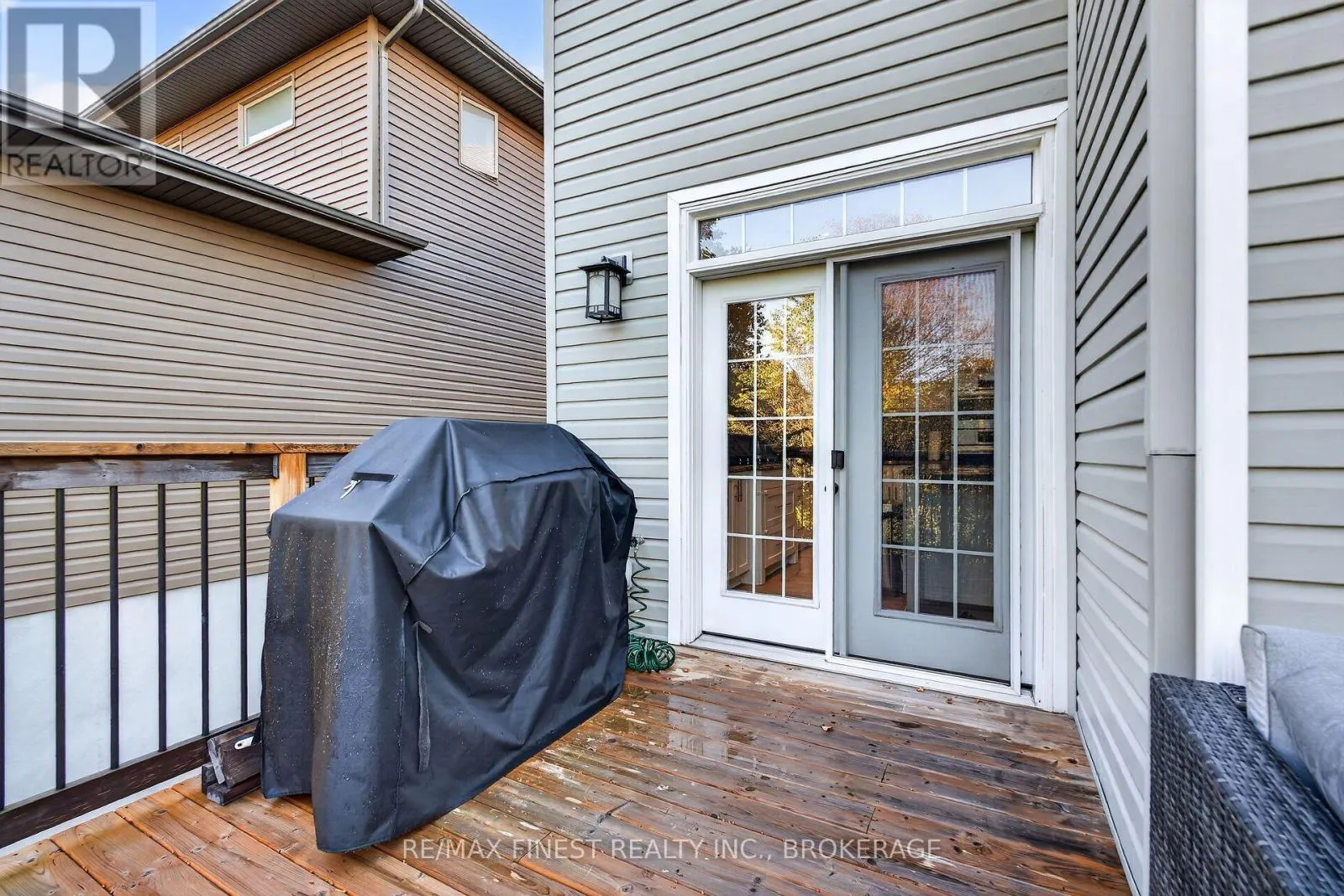 589 FIELDSTONE DRIVE