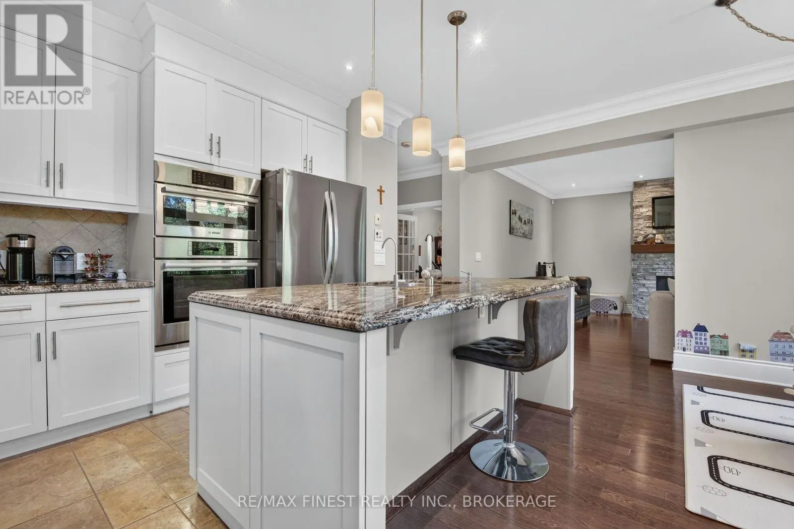 589 FIELDSTONE DRIVE