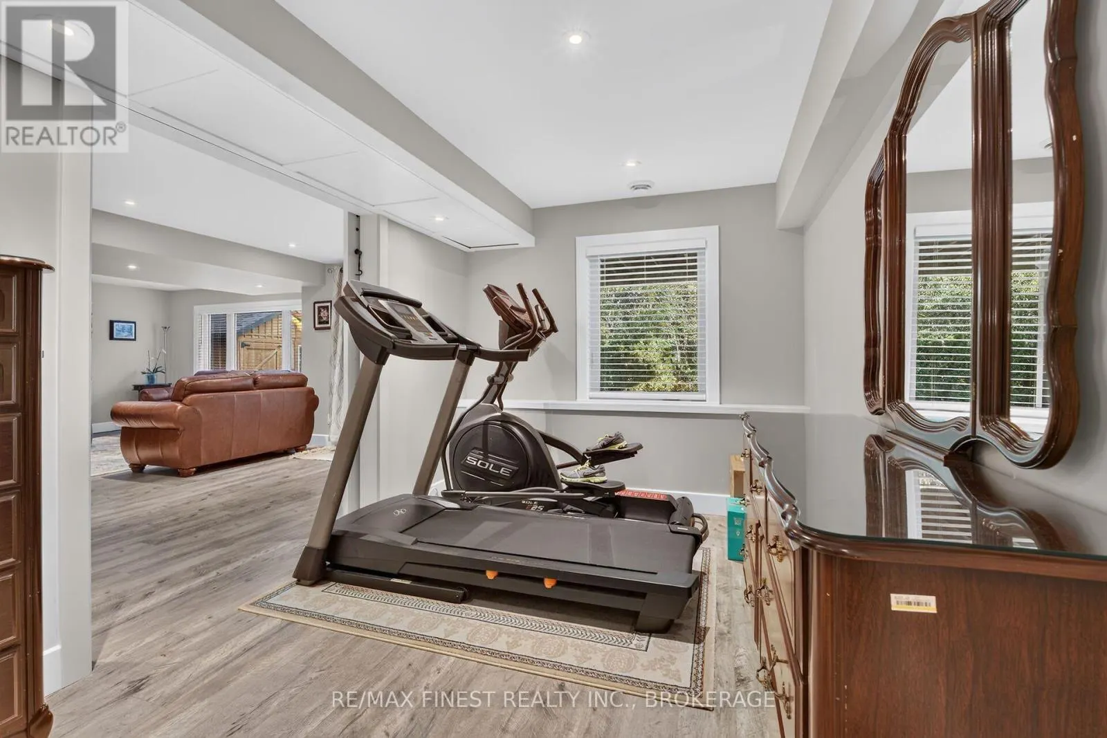 589 FIELDSTONE DRIVE