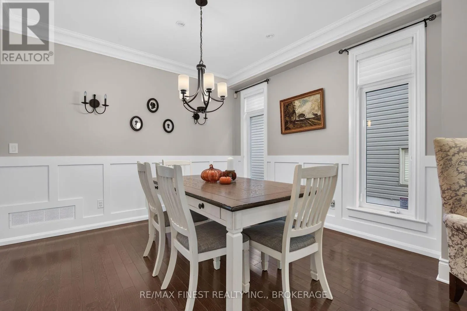 589 FIELDSTONE DRIVE