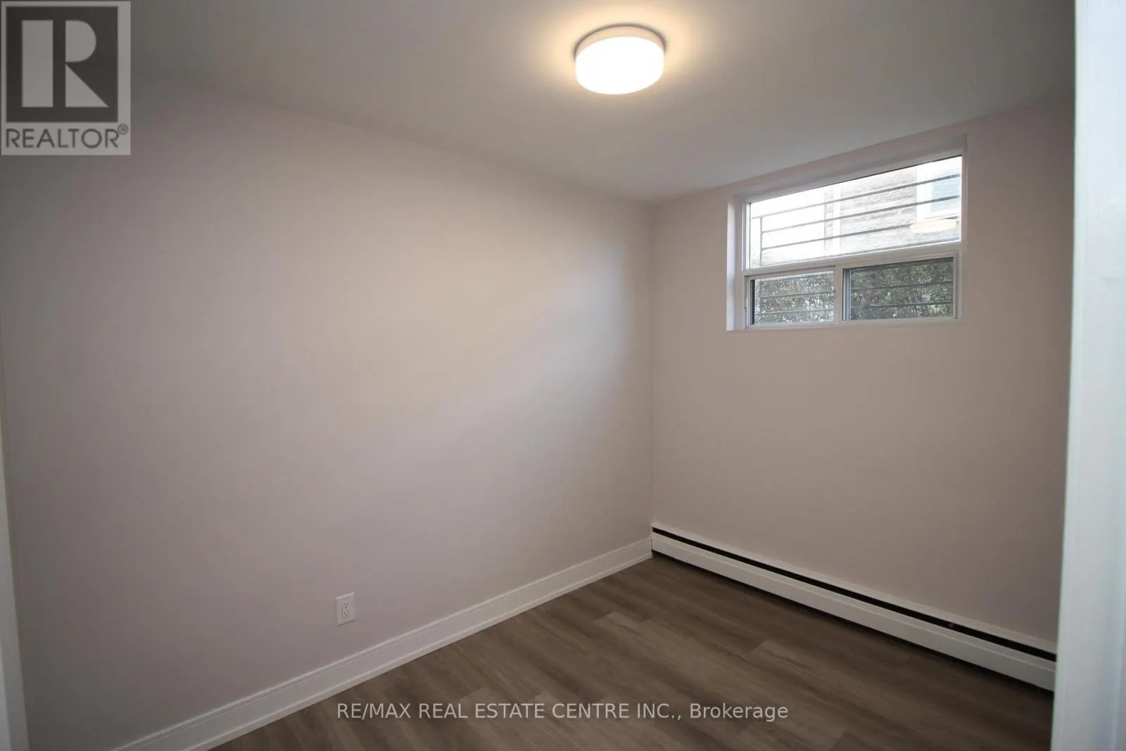 1 - 424 ARGYLE STREET S