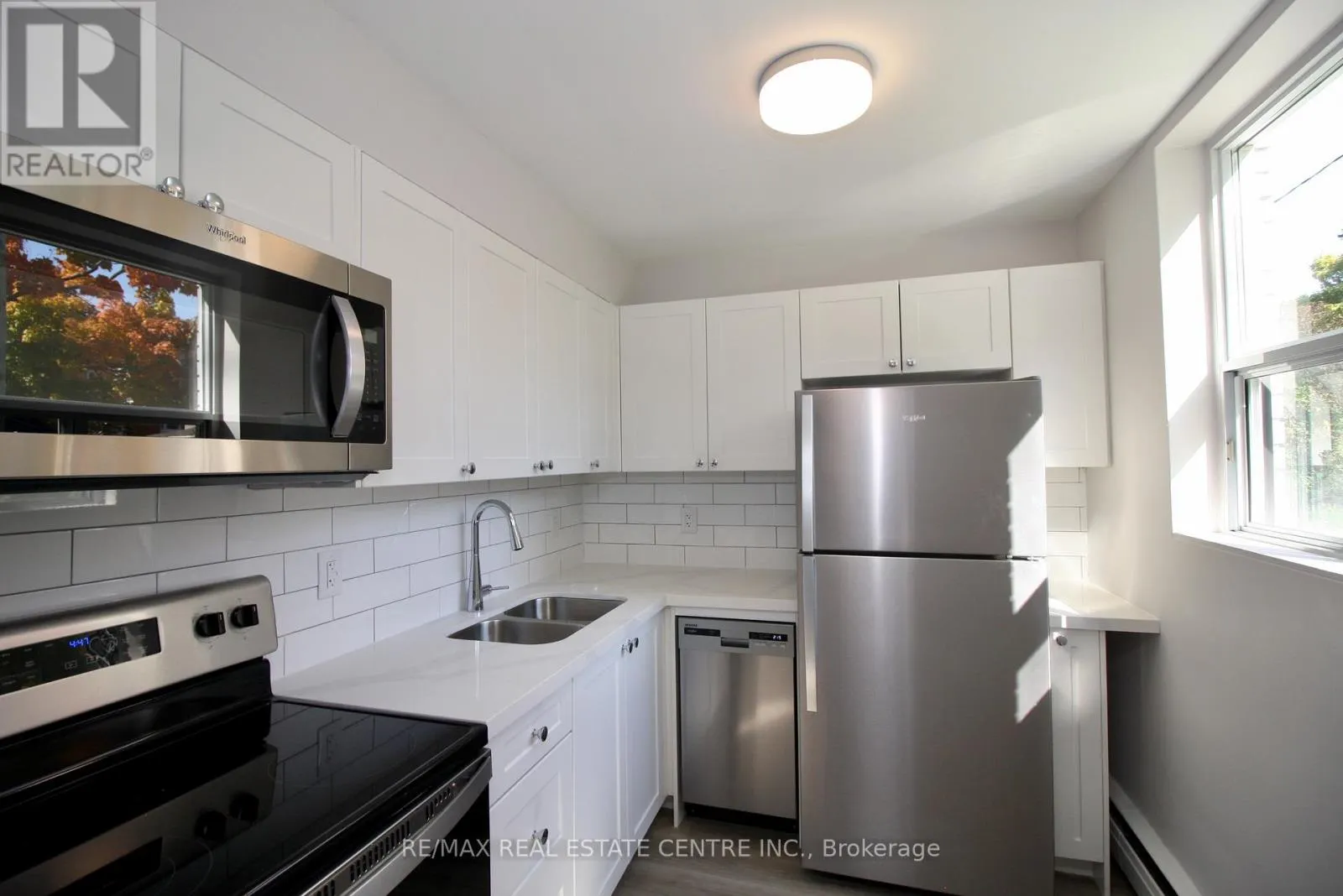 1 - 424 ARGYLE STREET S