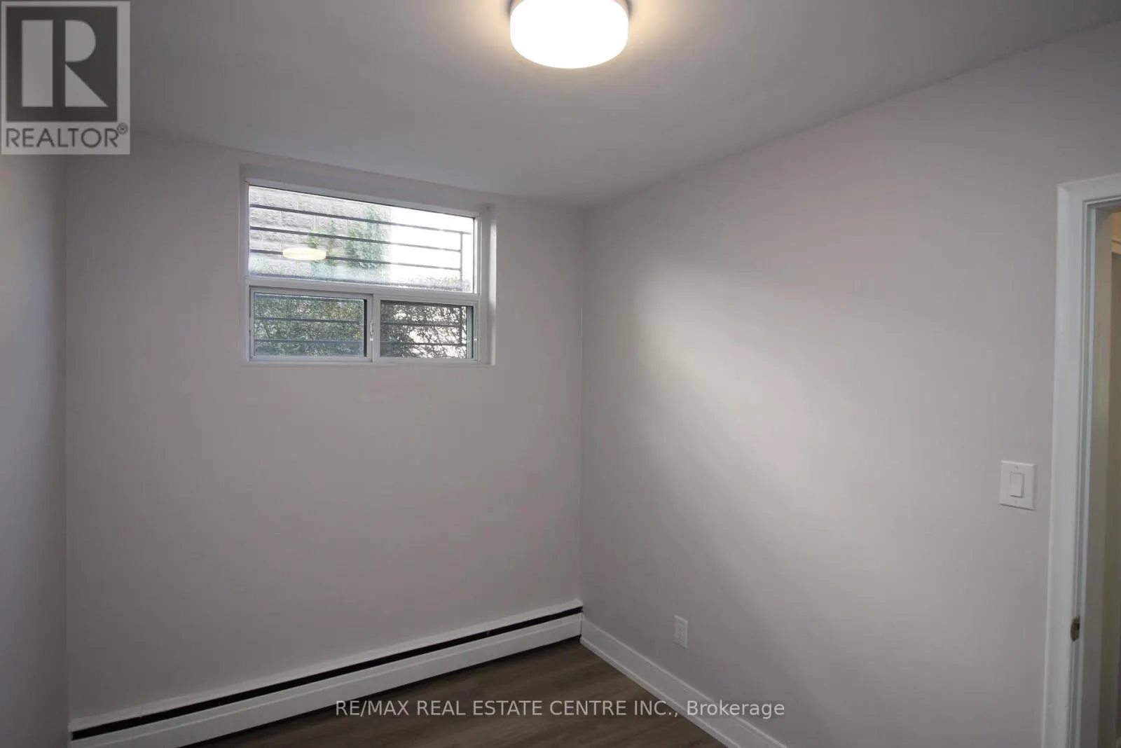 1 - 424 ARGYLE STREET S