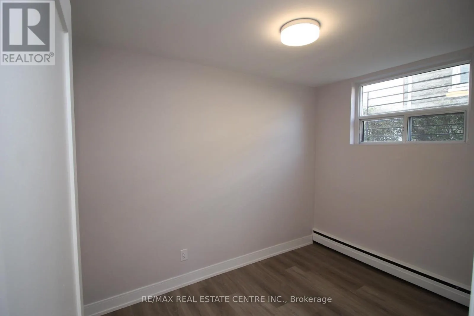 1 - 424 ARGYLE STREET S