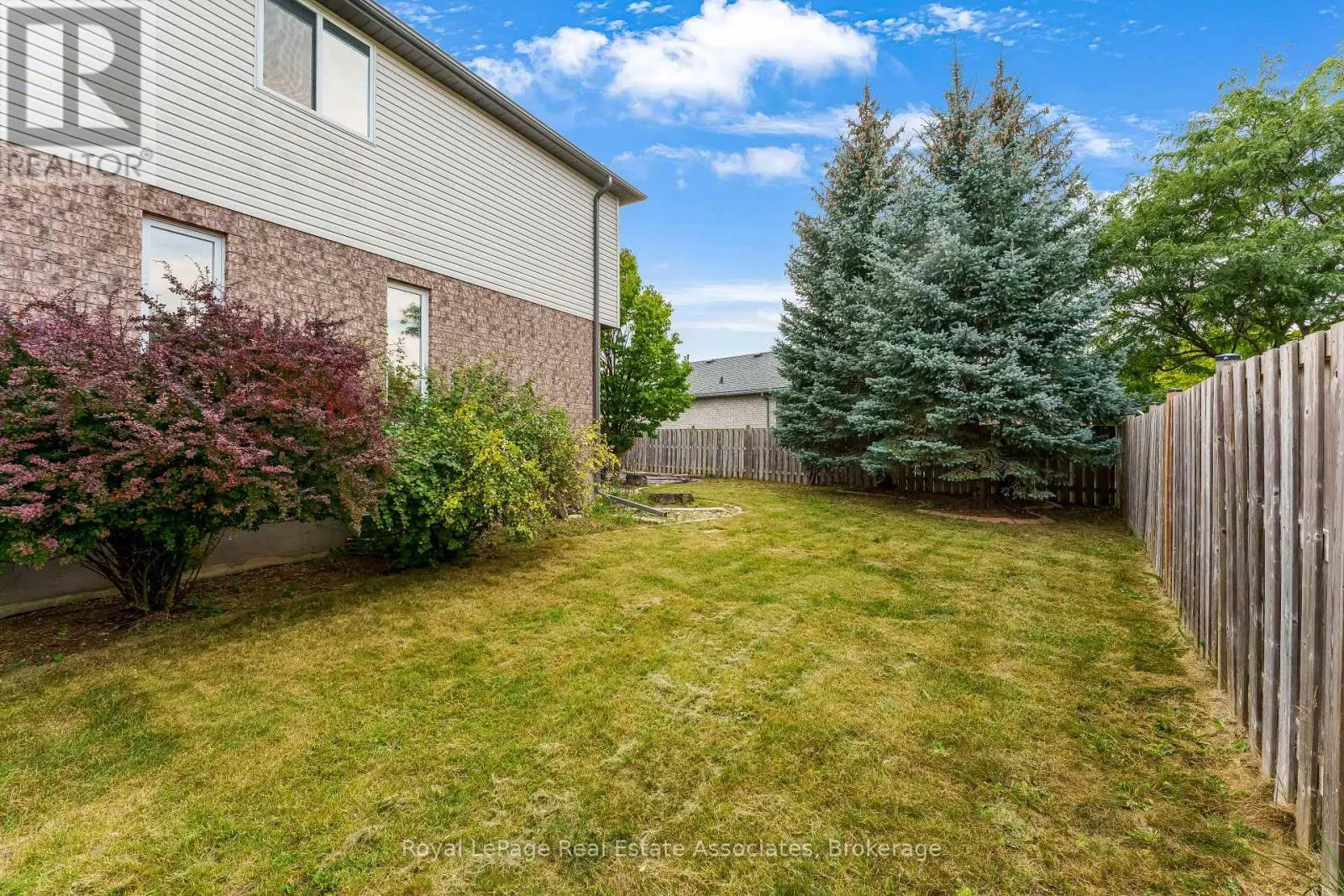 406 SANDY COVE CRESCENT