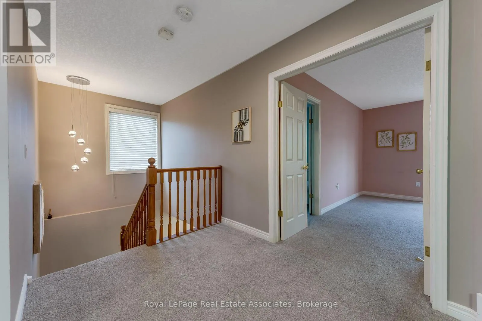406 SANDY COVE CRESCENT