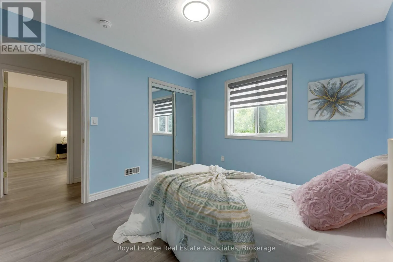 406 SANDY COVE CRESCENT