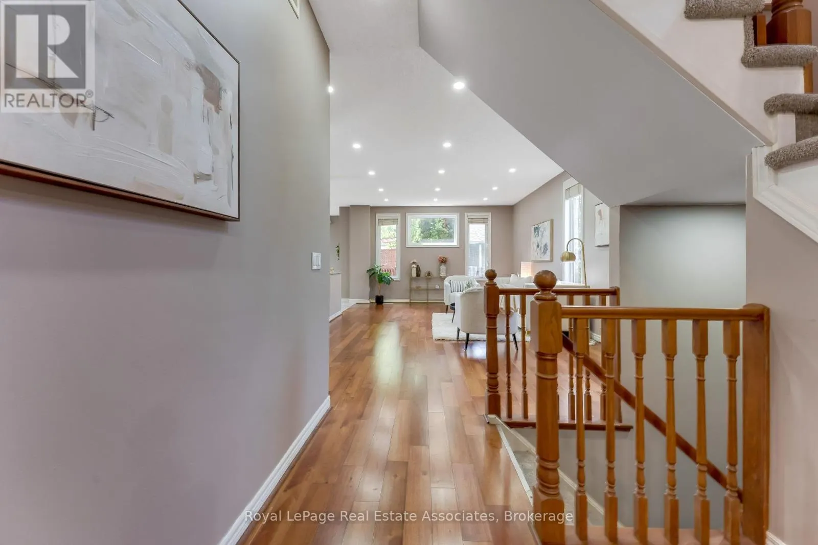 406 SANDY COVE CRESCENT