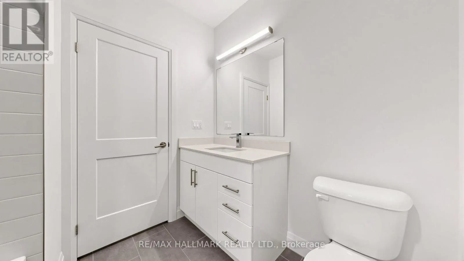 414 - 399 QUEEN STREET S