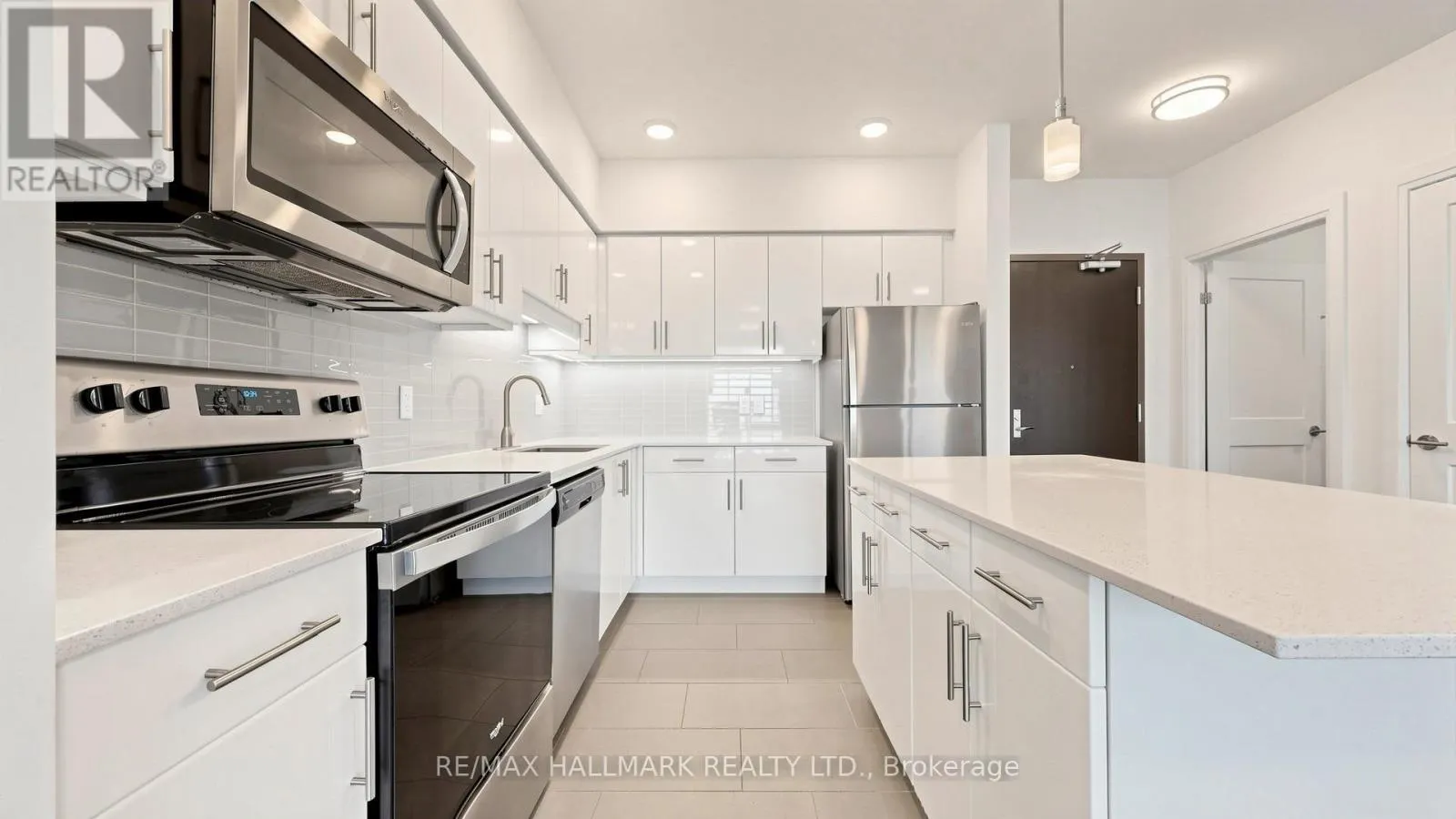 414 - 399 QUEEN STREET S