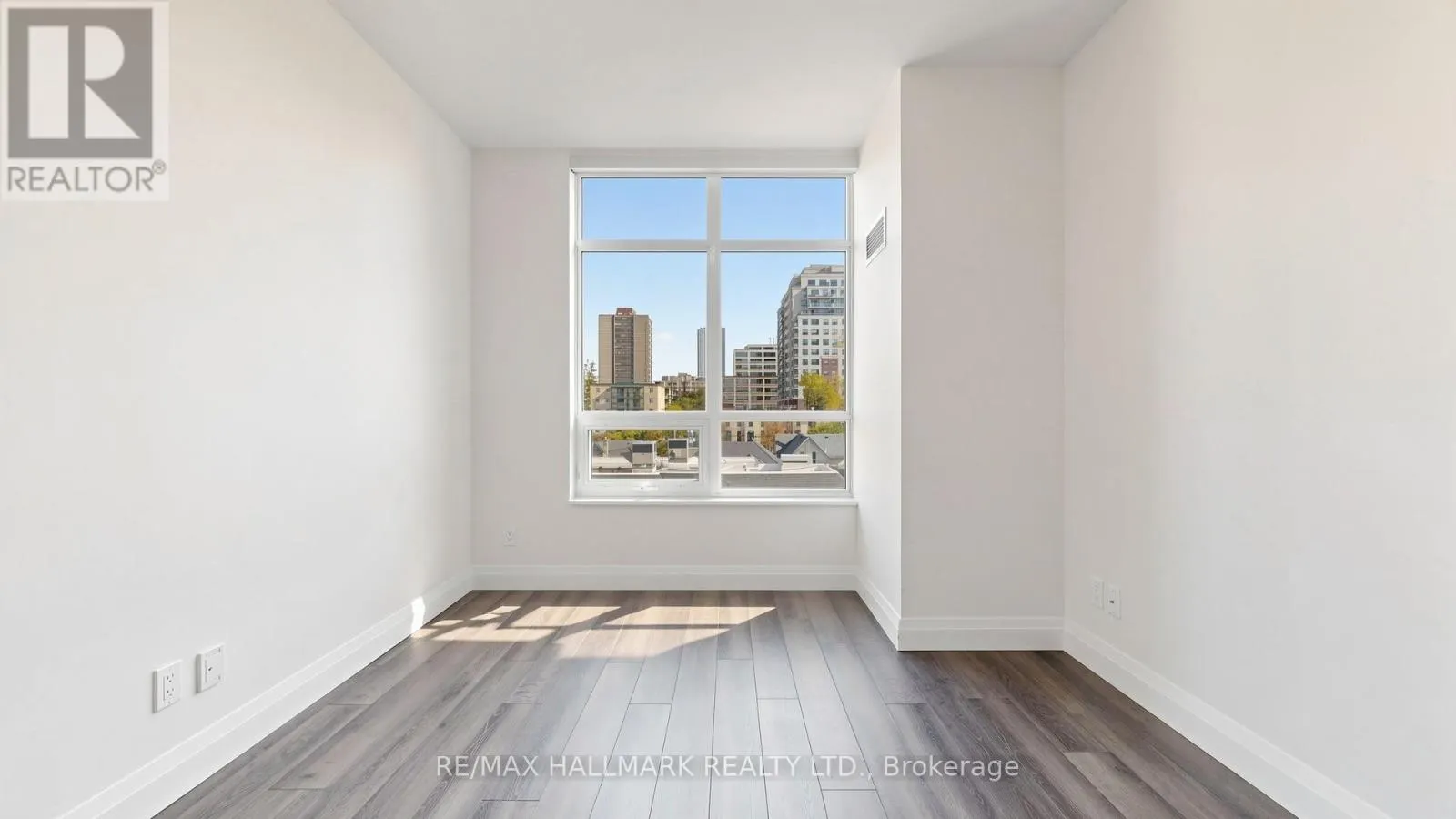 414 - 399 QUEEN STREET S