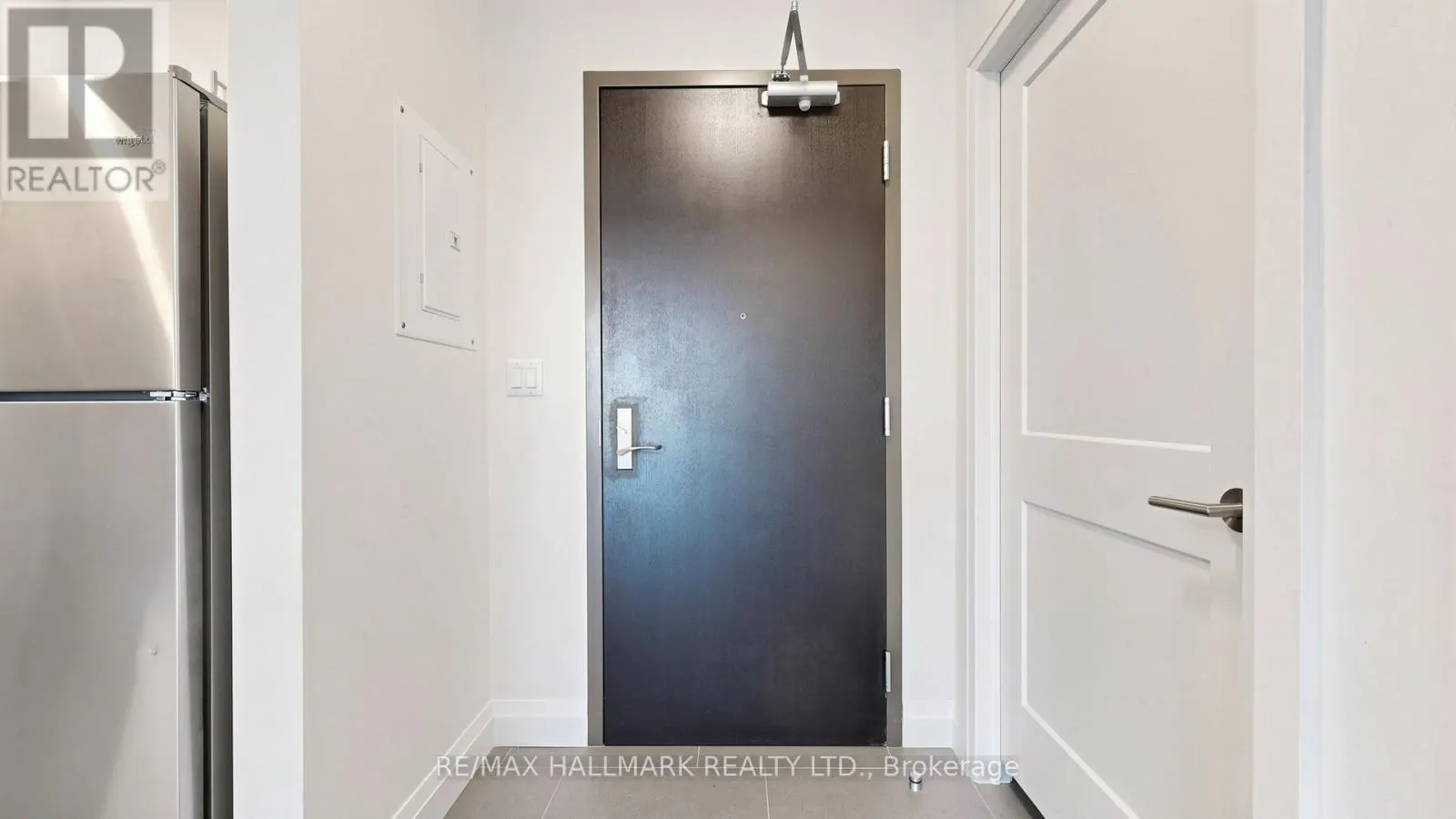 414 - 399 QUEEN STREET S