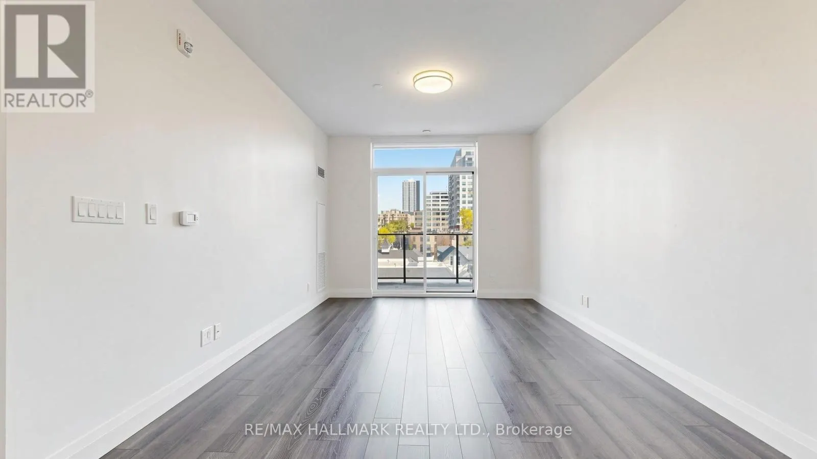 414 - 399 QUEEN STREET S