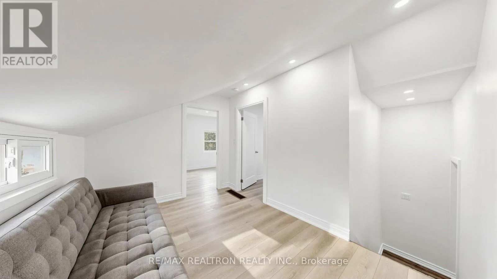 31 ISABELLA STREET