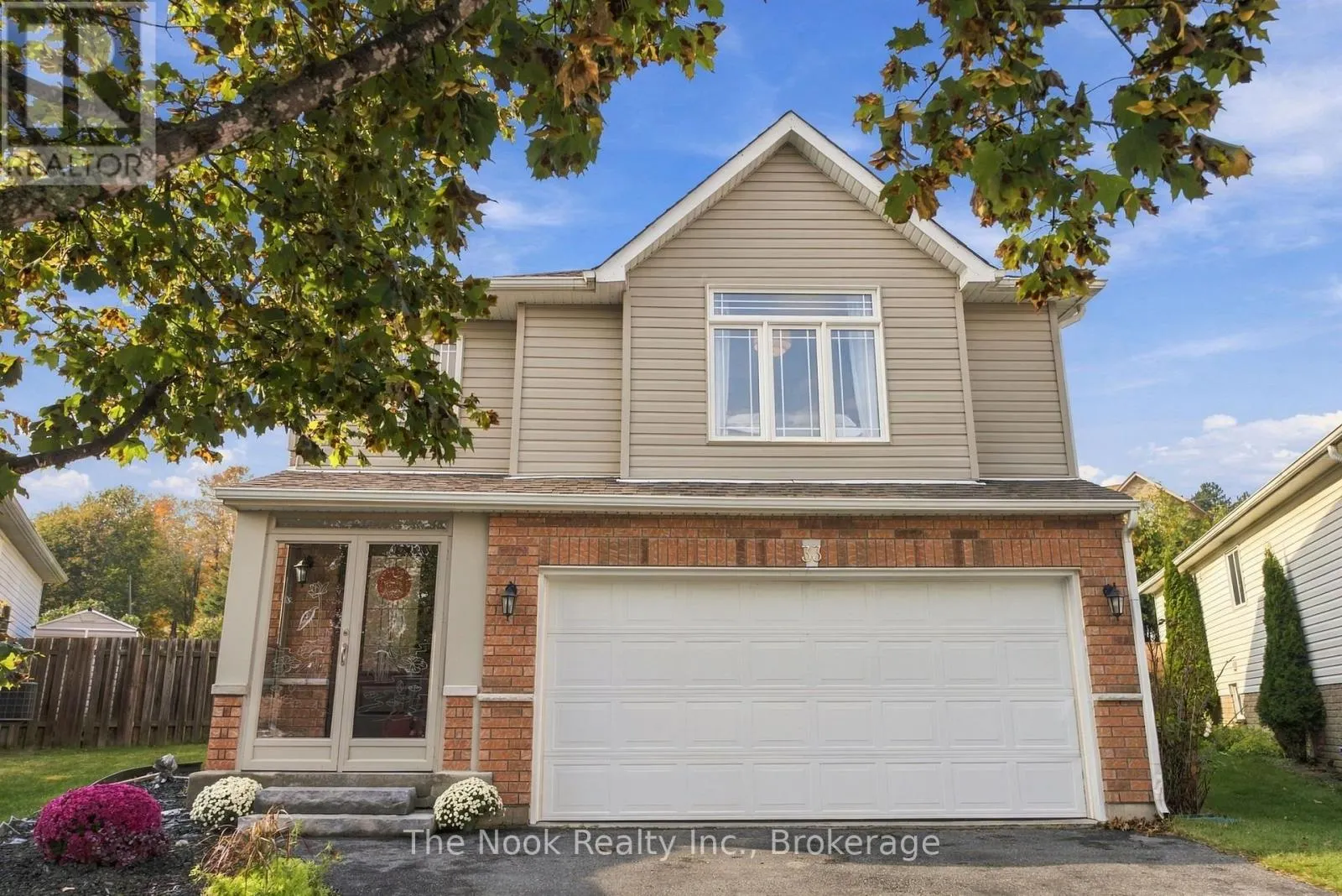 33 LAING COURT