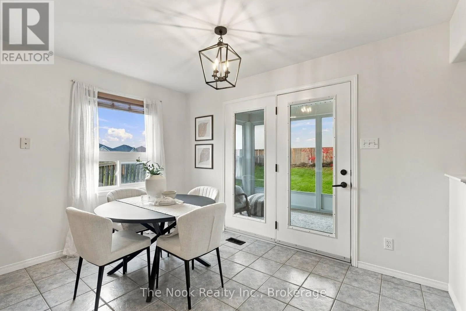 33 LAING COURT