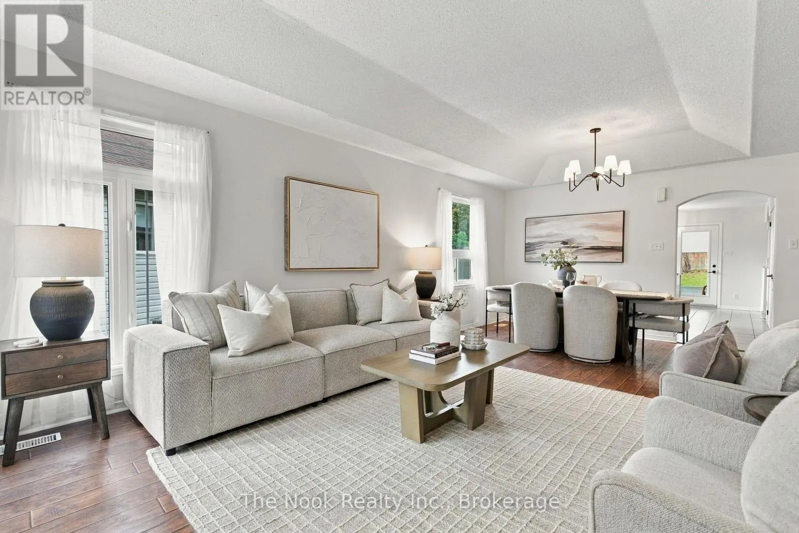 33 LAING COURT
