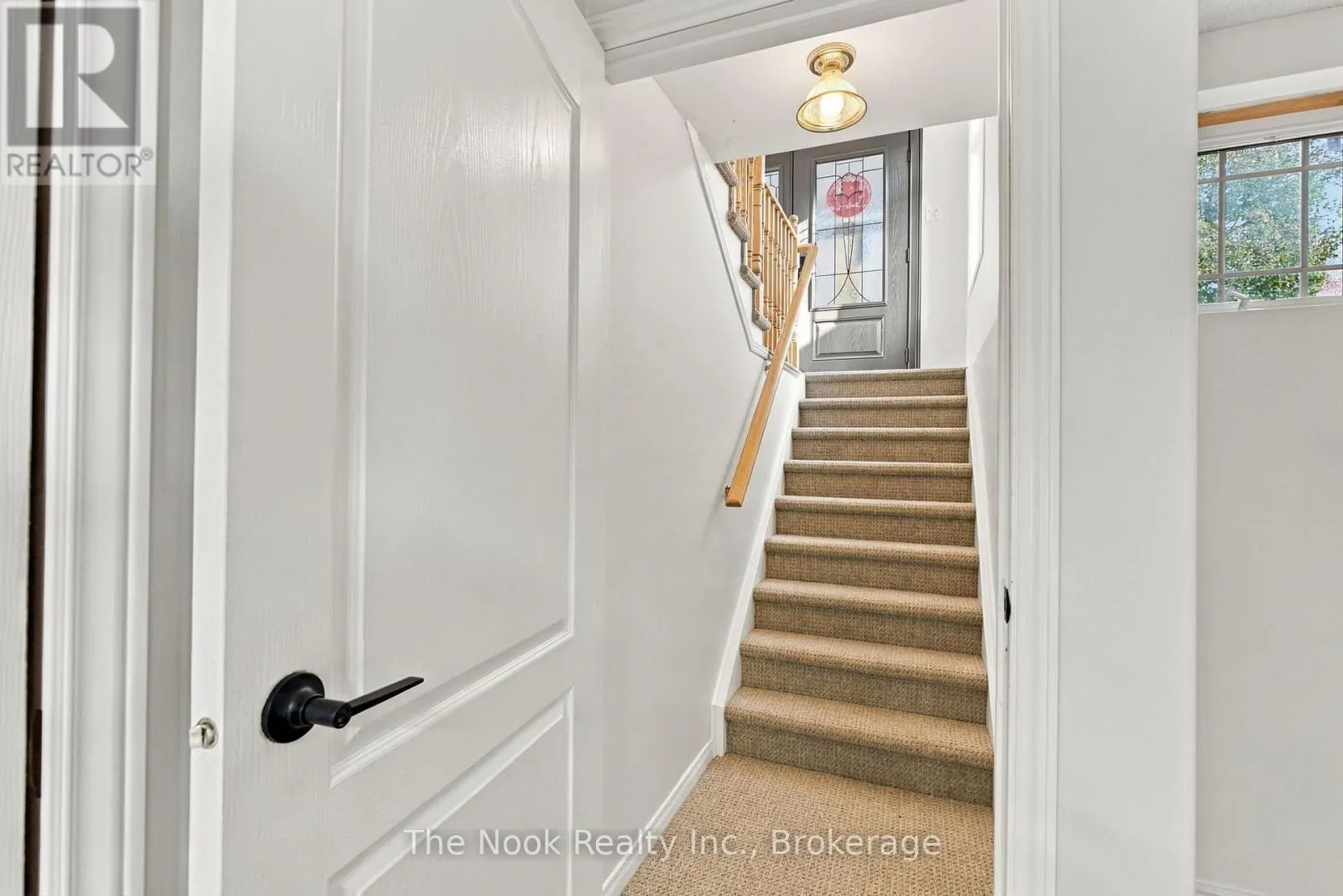 33 LAING COURT