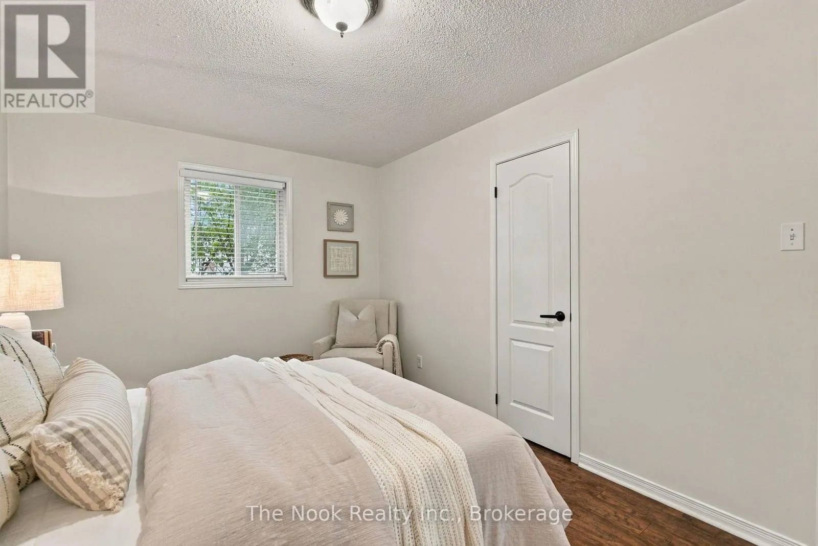 33 LAING COURT