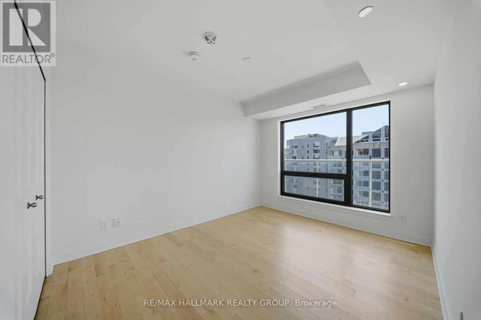 2202 - 180 GEORGE STREET