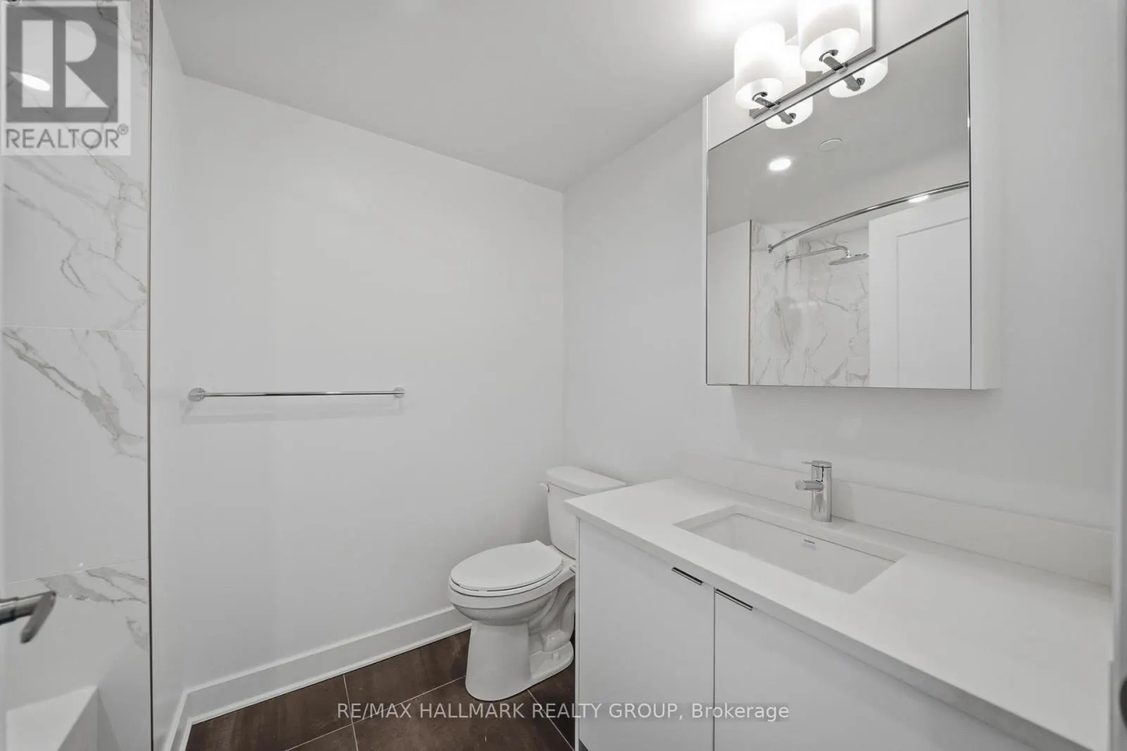 2202 - 180 GEORGE STREET