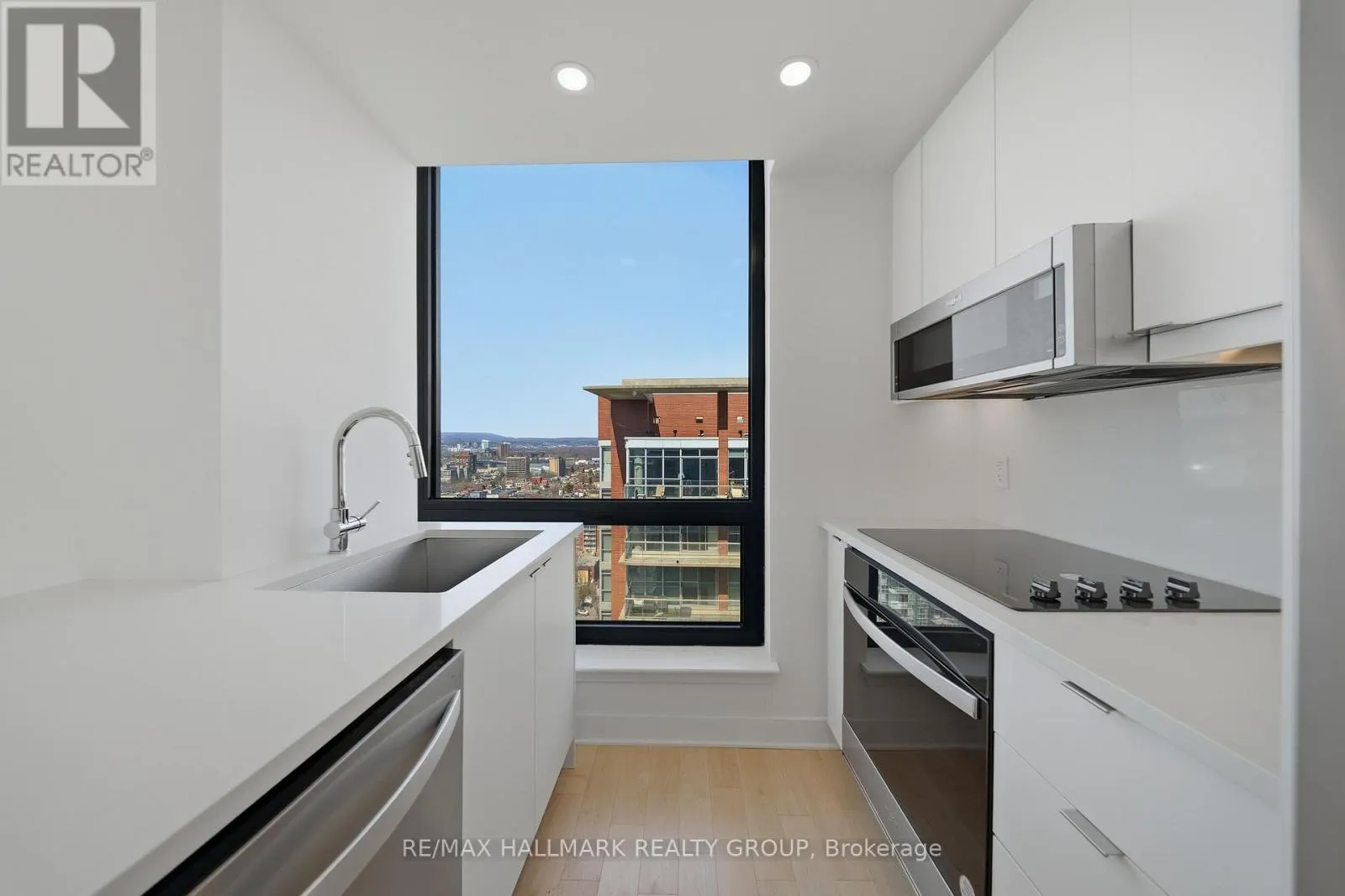 2202 - 180 GEORGE STREET