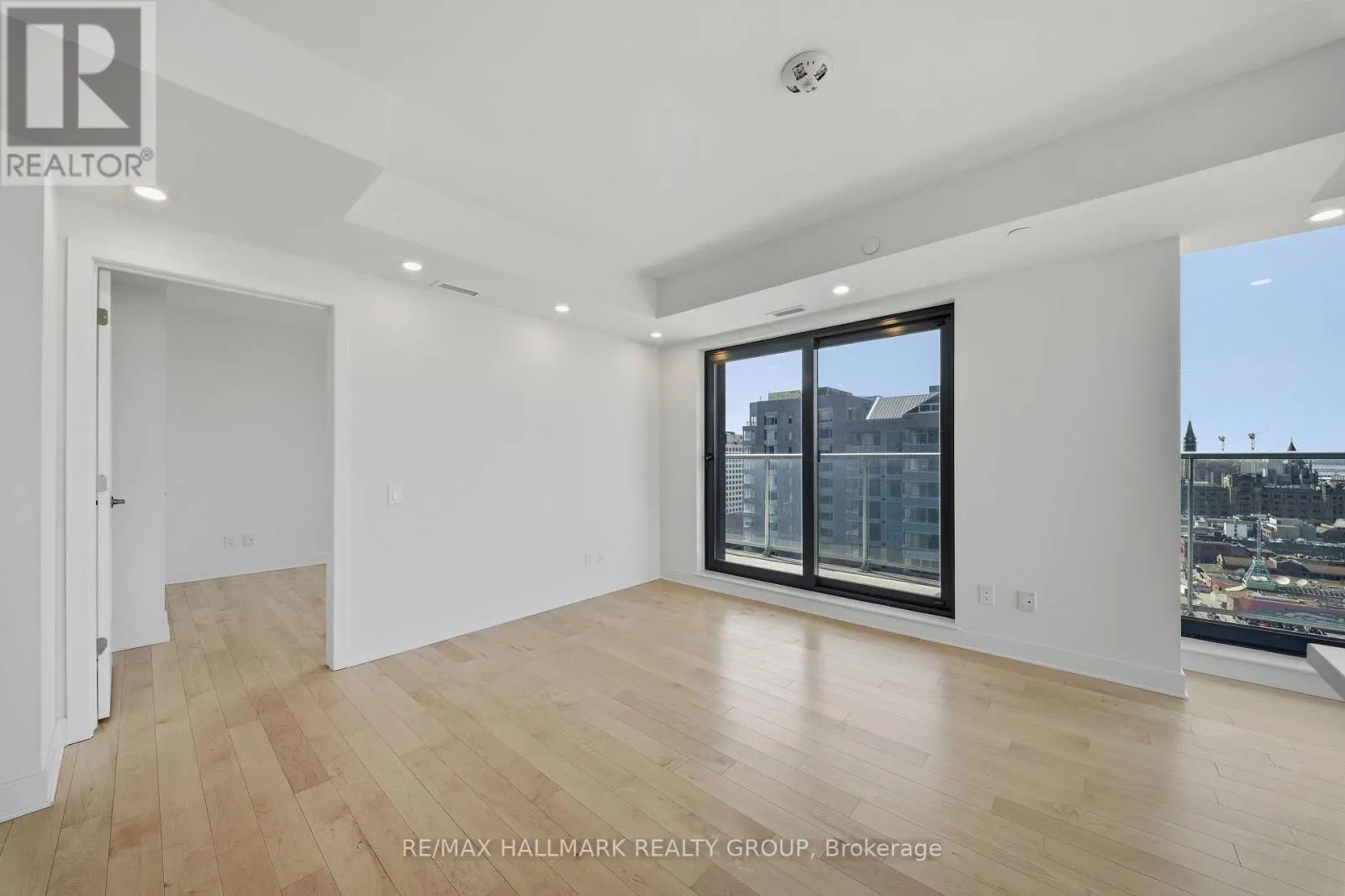 2202 - 180 GEORGE STREET