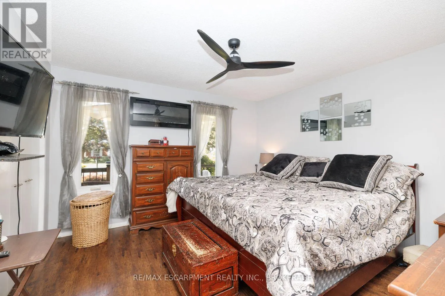 24 INGLEWOOD COURT
