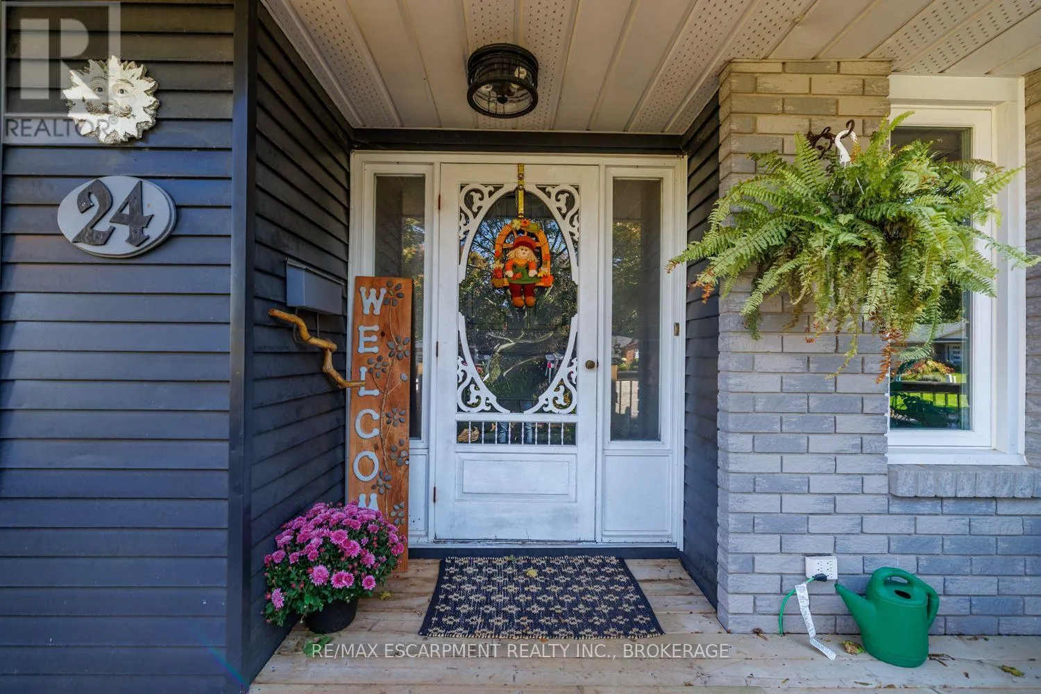24 INGLEWOOD COURT