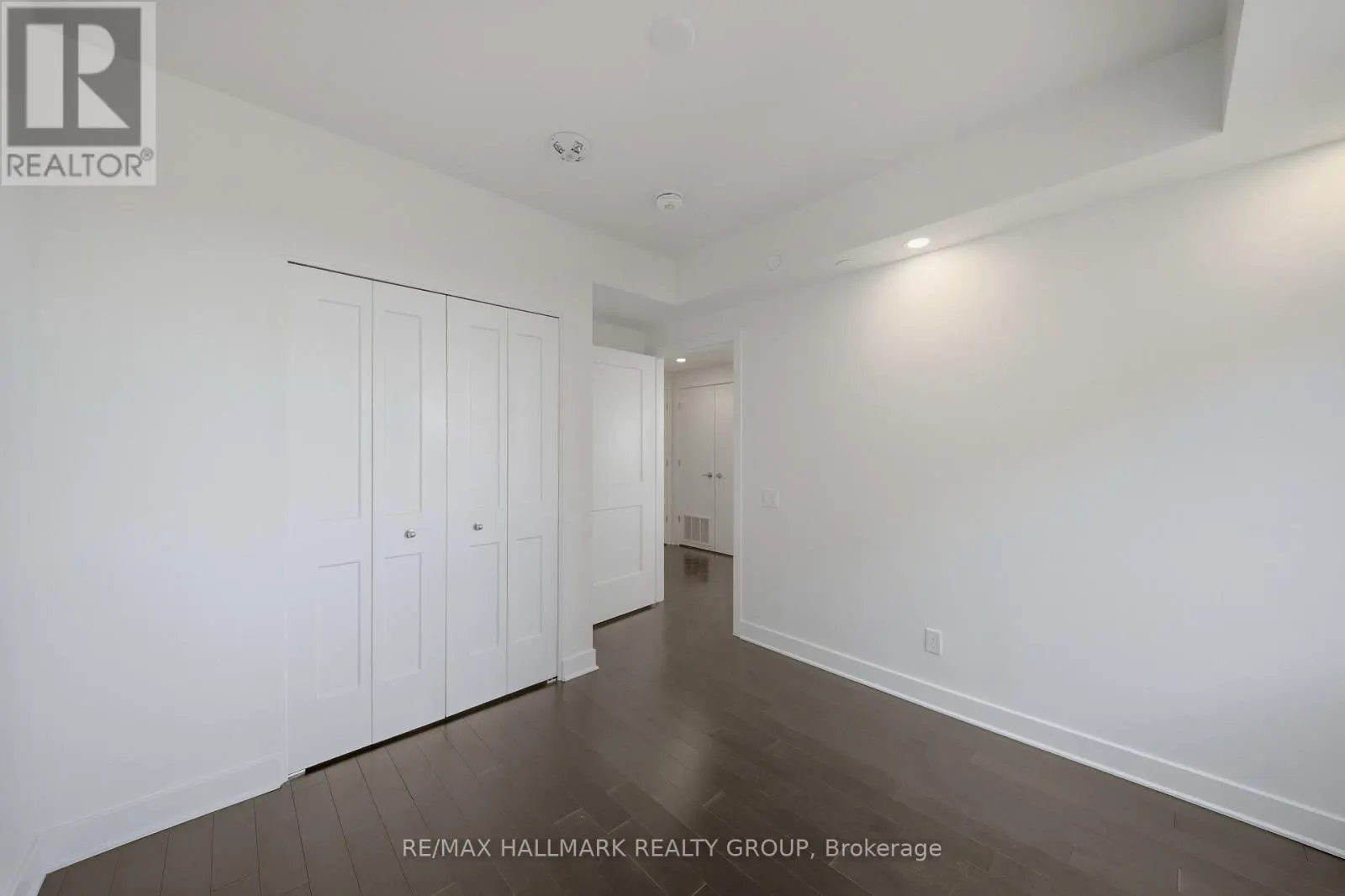 2406 - 180 GEORGE STREET