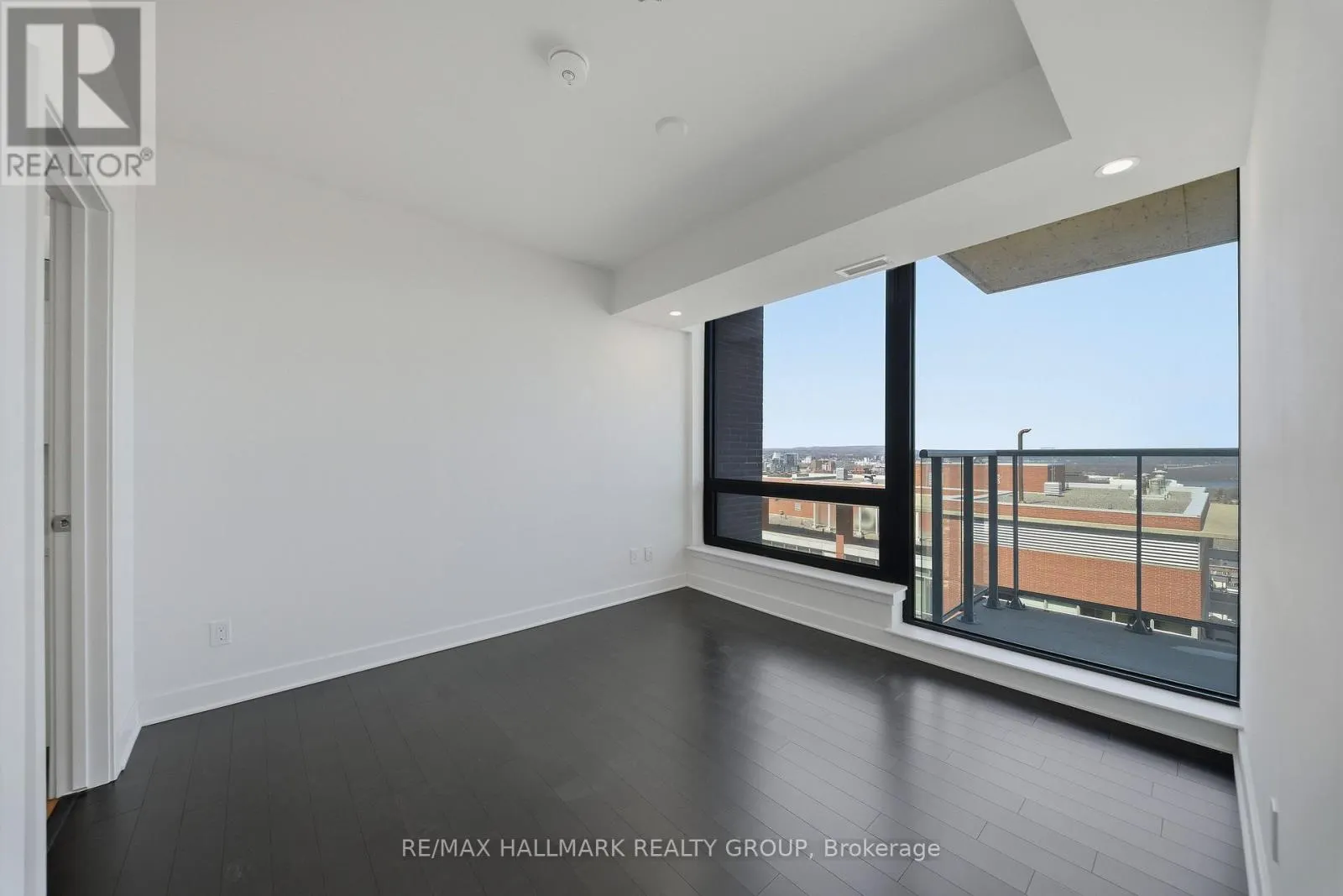 2406 - 180 GEORGE STREET