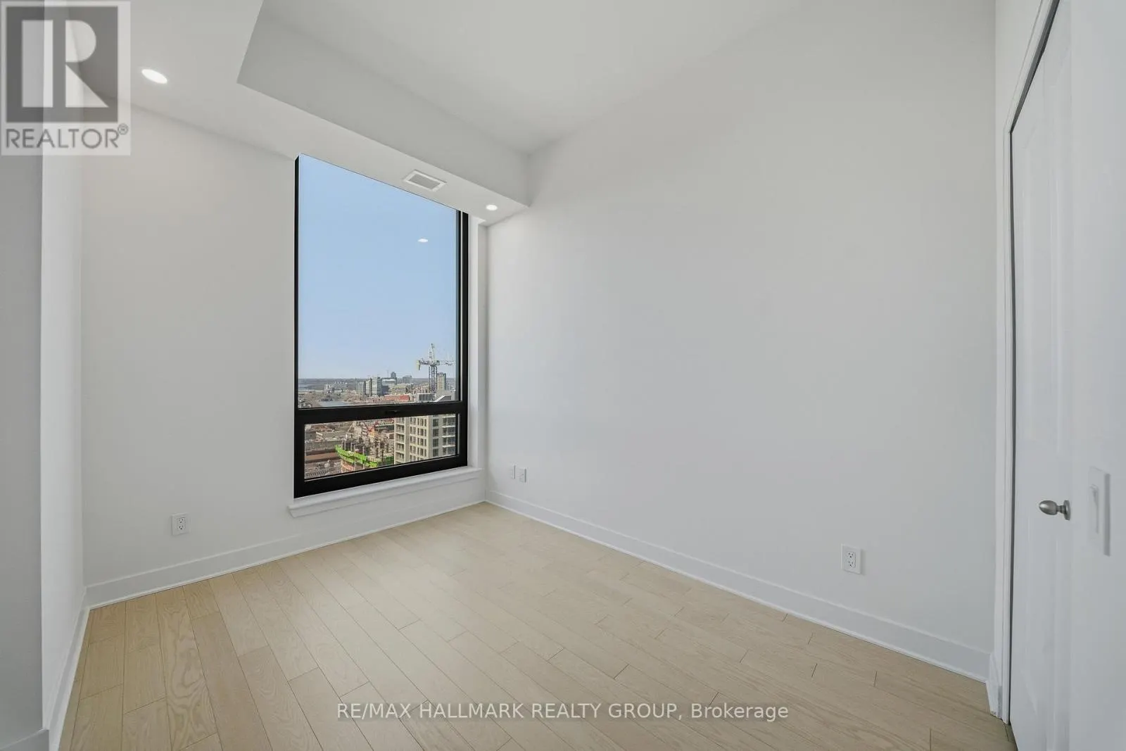 2601 - 180 GEORGE STREET