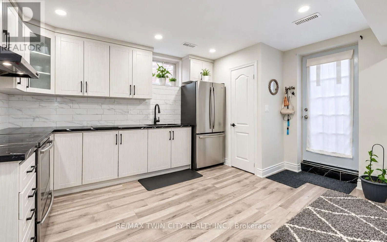 444 THOMAS SLEE DRIVE