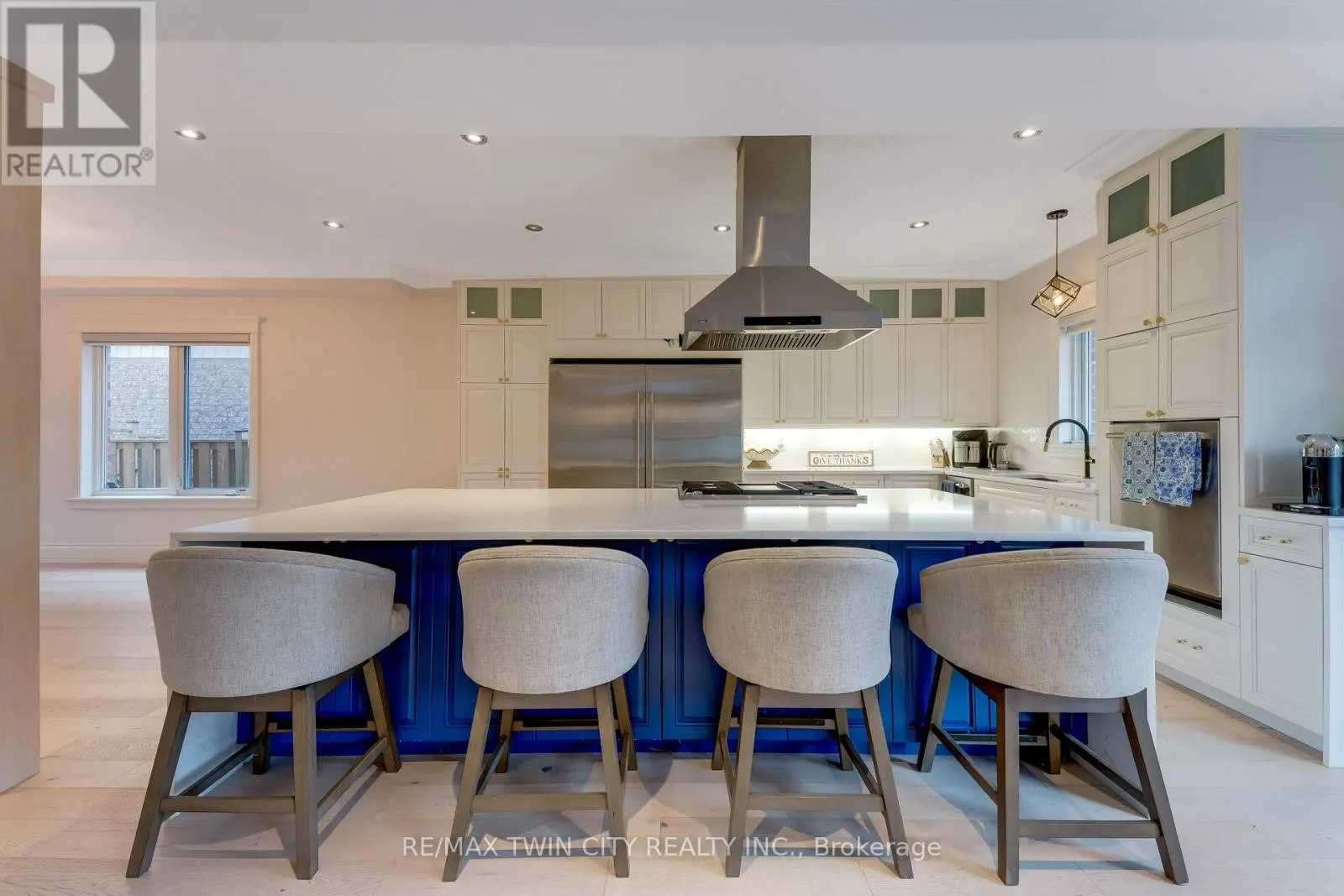 444 THOMAS SLEE DRIVE